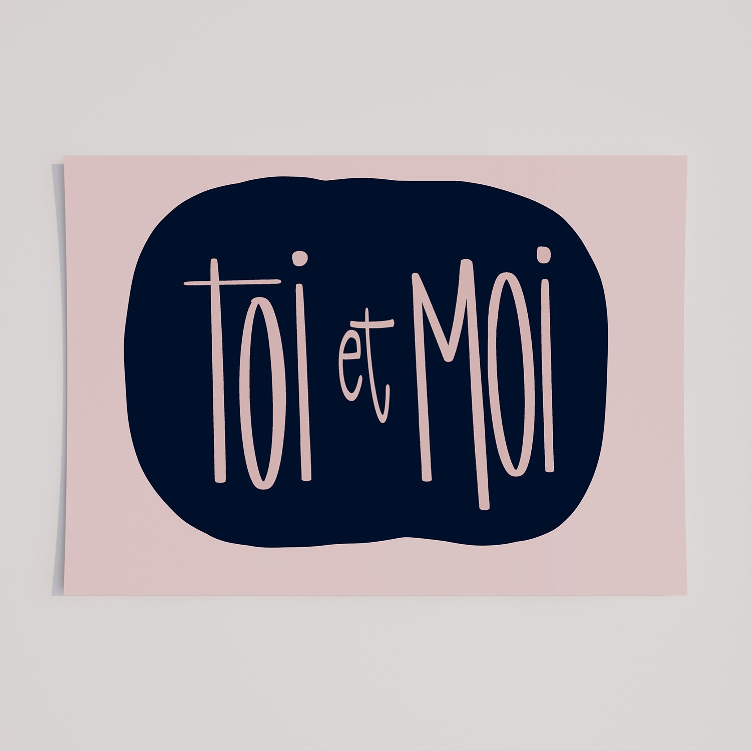 TOi et MOi poster with hand-drawn blush lettering on a navy background for a minimalist romantic decor.